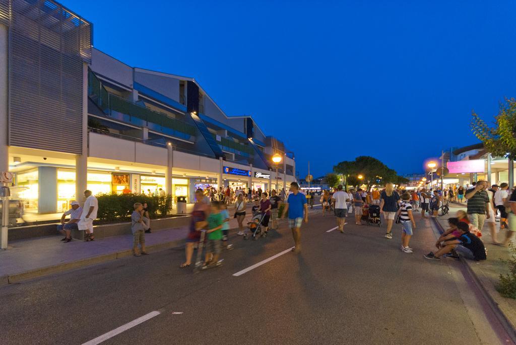 Appartamenti Sole Bibione Exteriör bild
